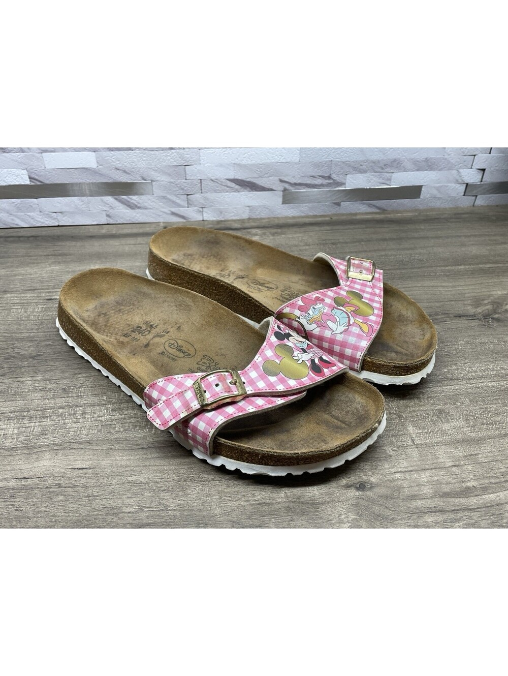 Birkis by Birkenstock Minnie Mouse Women’s Sz 6 Buckle Sandals EU 37 Disney Pink